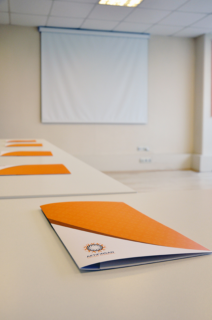  || Aktif İnsan Danışmanlık,  Aktif İnsan Eğitim,  Aktif İnsan Oraganizasyon, Eğitim & Seminerler, İş Dünyasında Başarı, Yönetici Gelişim Programları, Satış Eğitimleri, Yönetim Danışmanlığı, Eğitim Danışmanlığı, İK Süreçleri Yönetimi, Kurumsallaşma Danışmanlığı, Müşteri İlişkileri Danışmanlığı, Finans ve Mali İşler Danışmanlığı, Aile Danışmanlığı, Davranışlar ve İnsan İlişkileri, İletişimde Farklı Kişiliklerin Farkında Olma, Etkili İletişim Becerileri, Stres Yönetimi ve Özgüven, Görev Bilinci ve Sorumluluk, Verimlilik ve Etkinlik, Kurum Kültürü ve İş Ahlakı, Kurum Kültürü ve İş Ahlakı, Etkili Davranışlarla Çatışmaları Yönetmek, Zamanı Etkin Kullanma ve Yaşam Yönetimi, Kişisel İmaj, Empatik İletişim, Vizyoner Yönetici Asistanı Anayasası, Yönetici Asistanının Planlanması, Telefonda Etkili Sunum Becerileri, Yazışma ve Raporlama Tekniği, Yüksek Performanslı Takımlar Oluşturmak, Değişim Yönetimi, Karar Verme Teknikleri ve Kişisel Liderlik, Zihin Haritalama ve Not Tutma Teknikleri, Öğrenmeyi Öğrenmek, Yönetimde Başarı Stratejileri, Takım Çalışması ve Liderlik, Yönetici Anayasası, Öğrenen Organizasyon, Motivasyon ve Kişisel Motivasyonu Geliştirme Yolları, Etkili Satış Teknikleri, Müşteri İle Satış Sürecinde İkna Yöntemleri, Müşteri Odaklı Şirket, Etkili Müşteri Memnuniyeti, Satışta Etkili Beden Dili Kullanımı